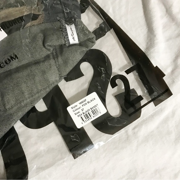 One Teaspoon Fox Black Bandit shorts low waist style NIB - Picture 11 of 13